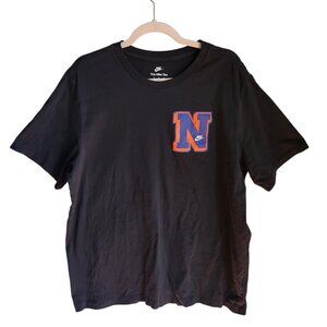 Nike Tee Shirt Black XL Men's Short Sleeve Sportswear Club Varsity Tee 1972